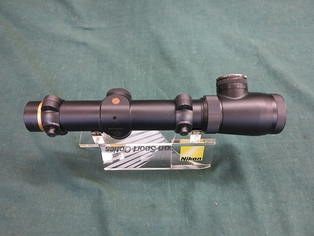Leupold VX-III 1.5-5X20 valolla
