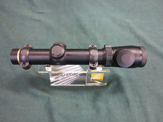 Leupold VX-III 1.5-5X20 valolla
